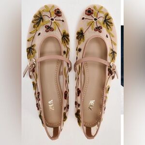 Zara Beige Flats with Floral Embroidery